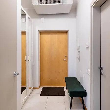 Riverside Design With Underground Private Parking Apartment *