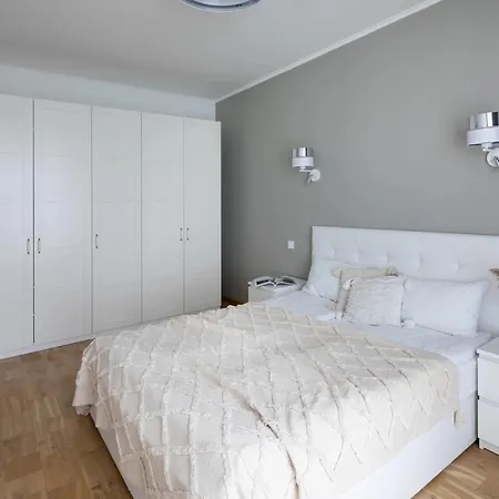 Riverside Design With Underground Private Parking *