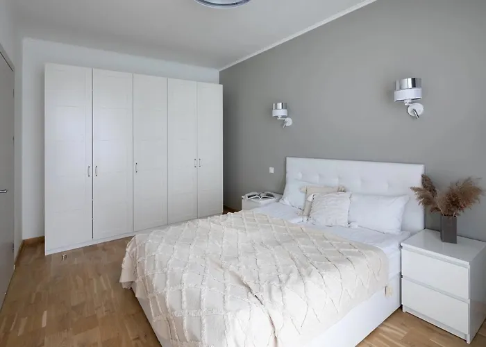 Riverside Design With Underground Private Parking *